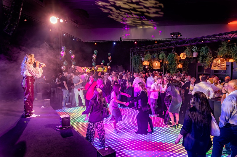 bedrijfsfeest op locatie met discovloer