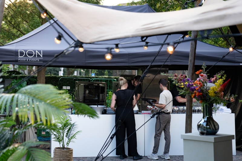 Eigen wagenpark van DON food & events